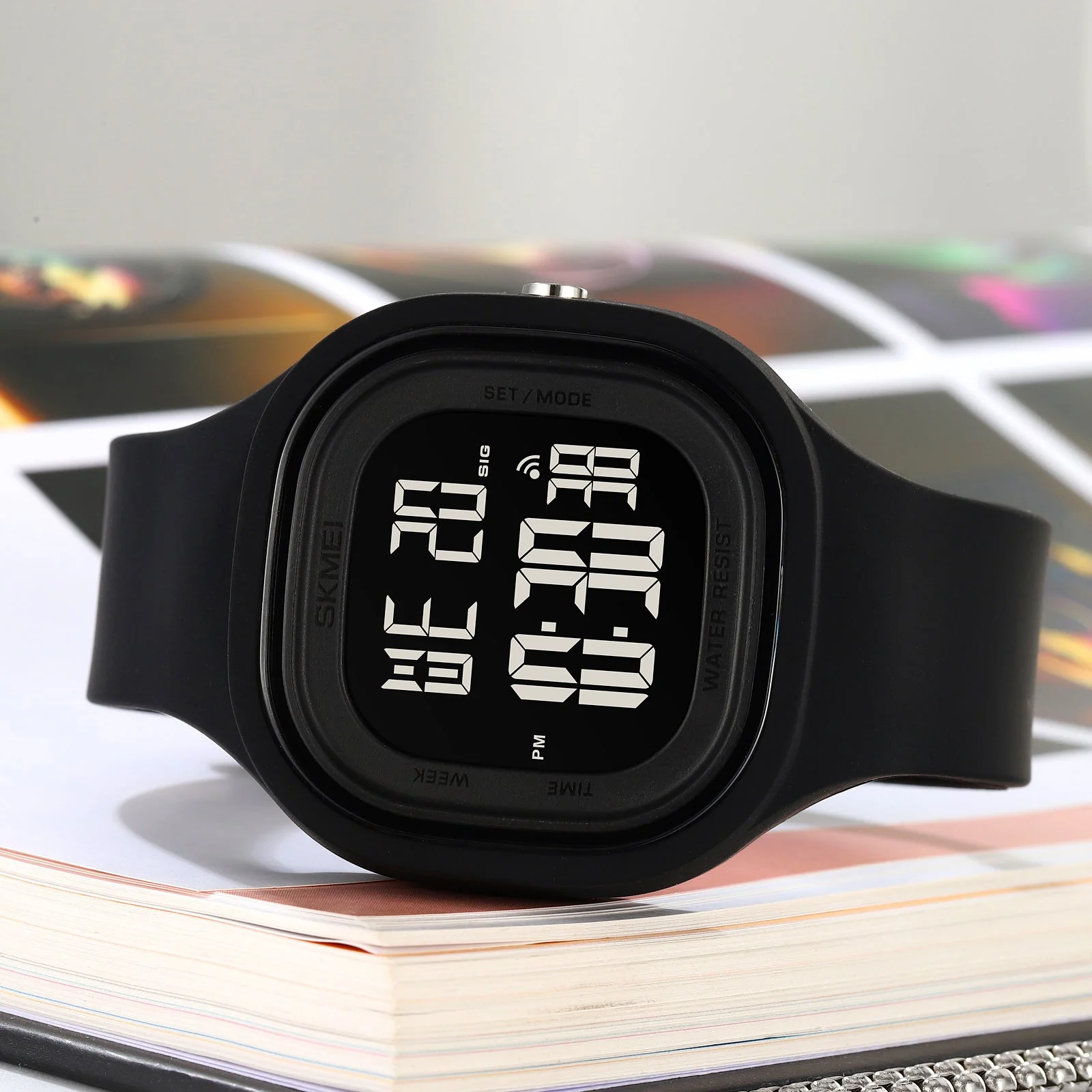 2290 Reloj Skmei para mujer pulsera de caucho - Image 2