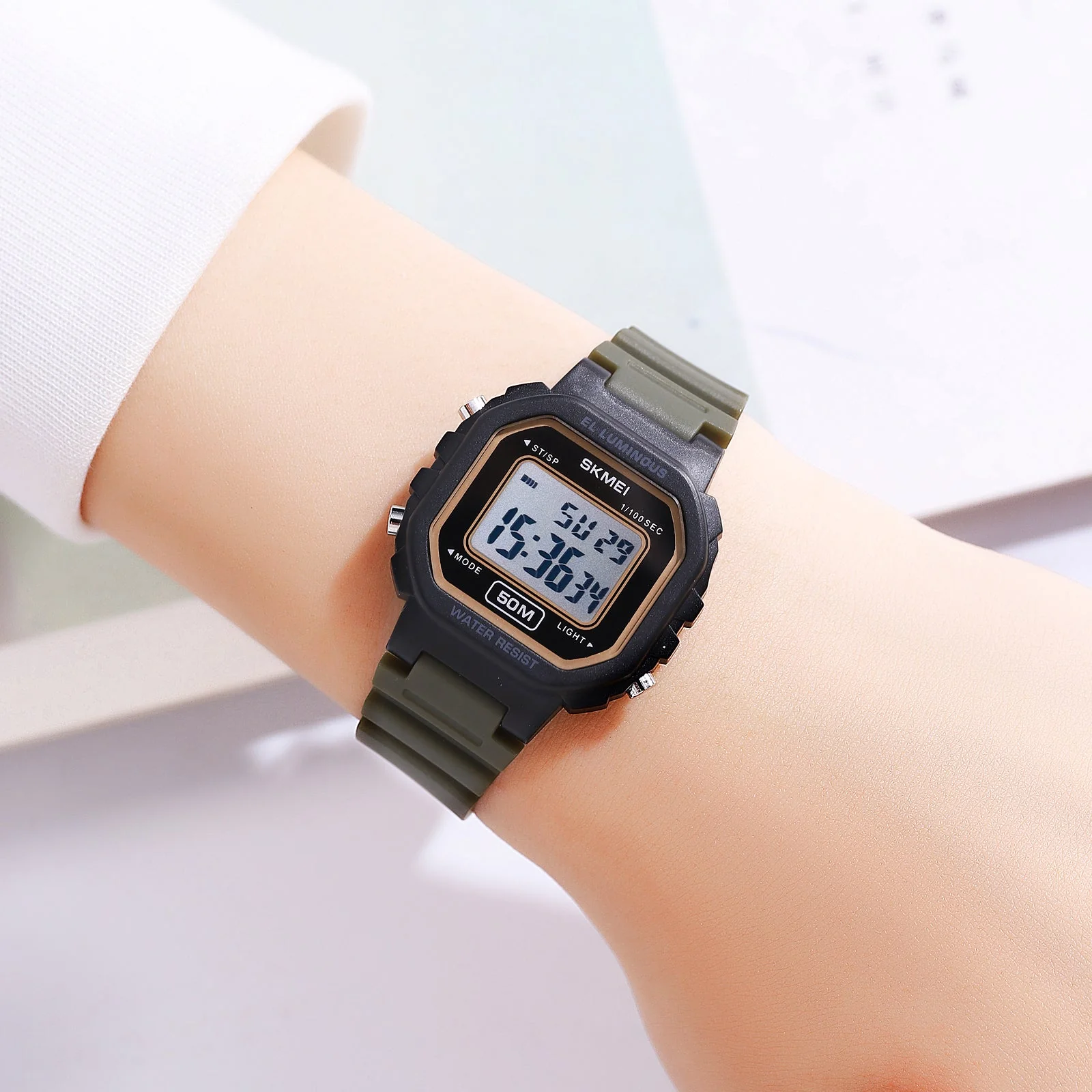 2326 Reloj SKMEI para niños pulsera de caucho - Image 3