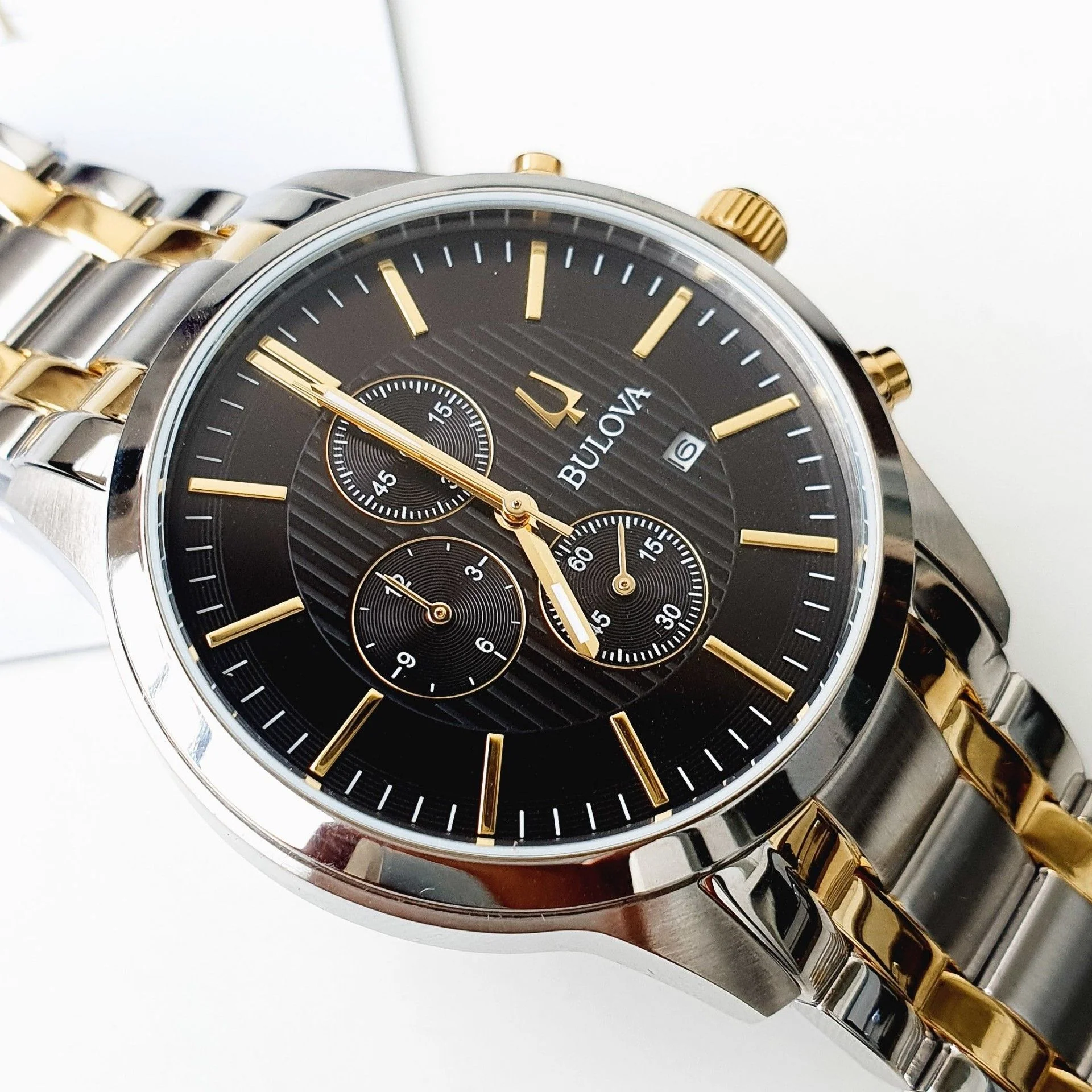 98B310 Reloj Bulova Classic de hombre pulsera de metal - Image 4