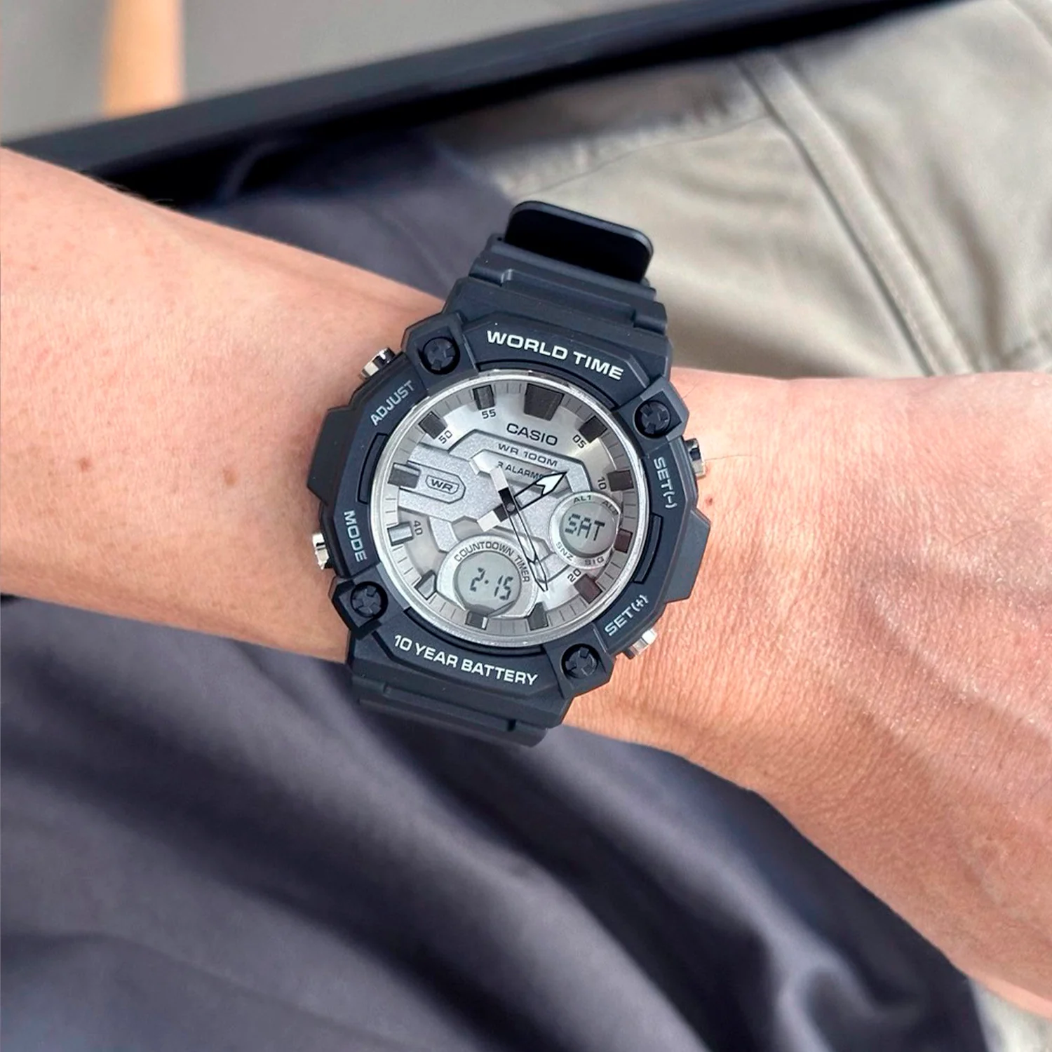 AEQ-120W-7AV Casio de hombre pulsera de resina 10 años de batería - Image 2