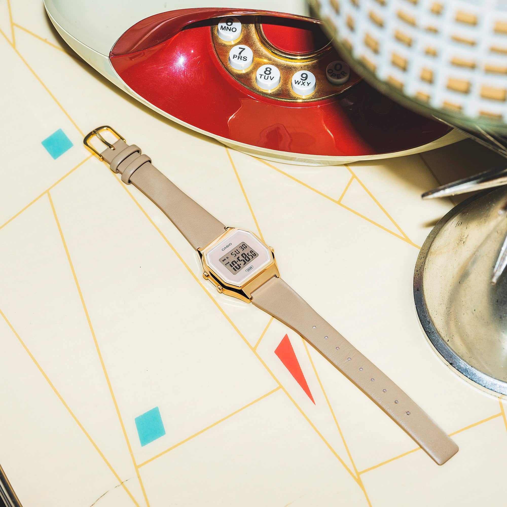 LA-680WEGL-5 Reloj Casio para Señorita, Vintage Clásico - Image 2