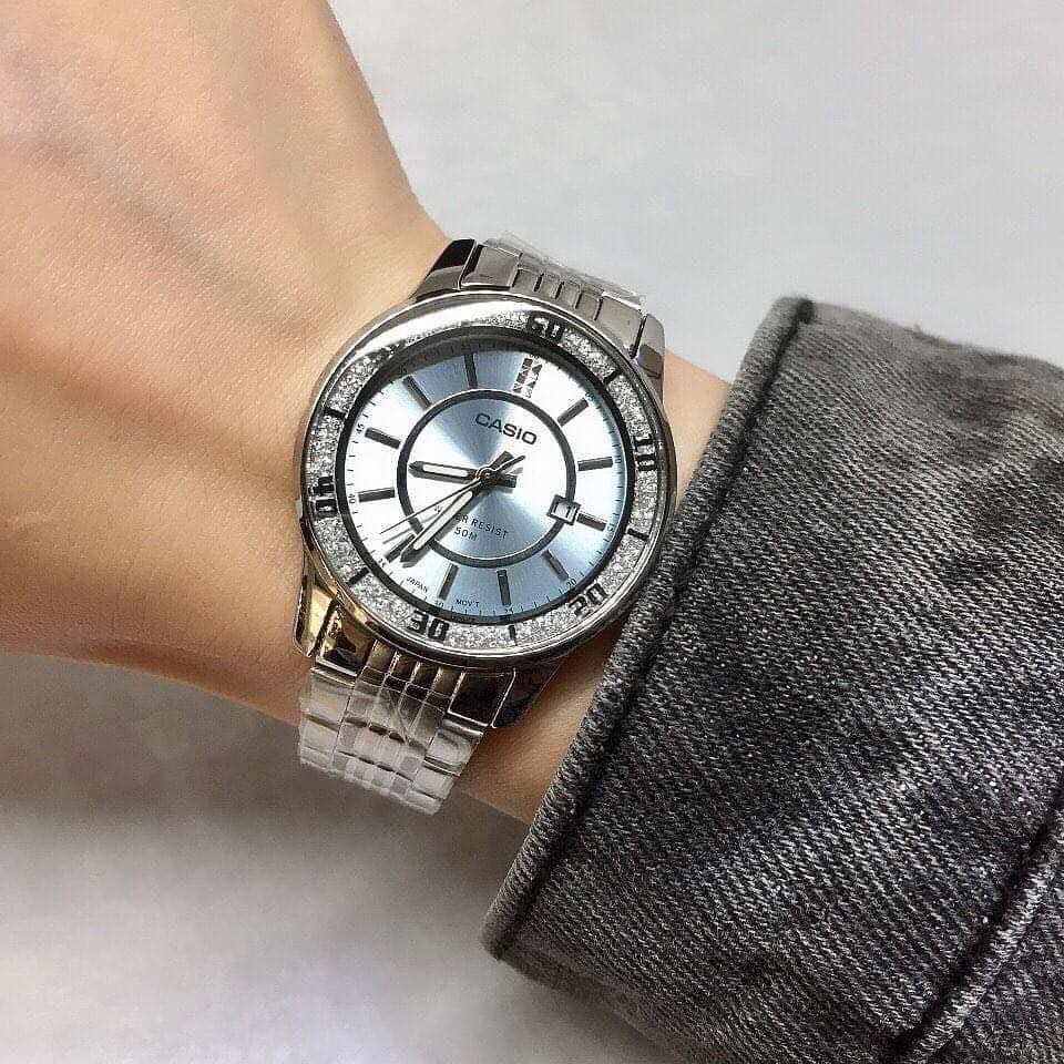 LTP-1358D-2AV Reloj Casio para Mujer - Image 2