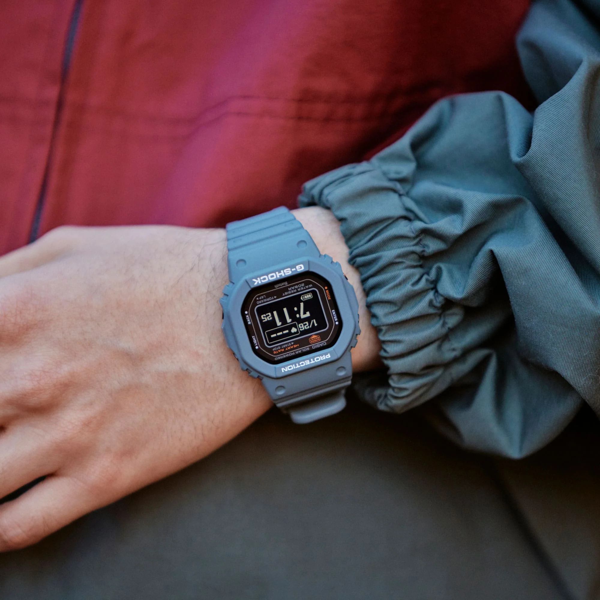 DW-H5600-2 Reloj G-Shock con Bluetooth de hombre pulsera de resina - Image 4