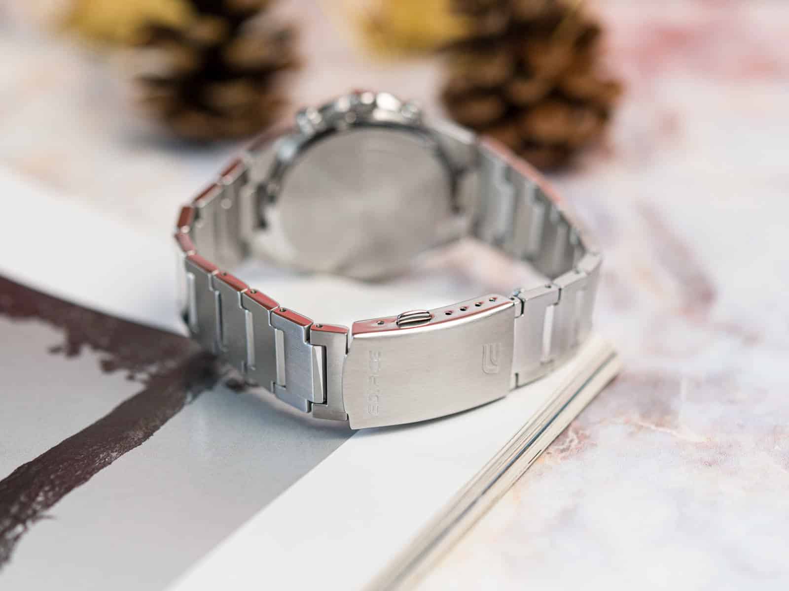 EFB-700D-2AVCF Reloj Edifice para Hombre cristal zafiro - Image 4