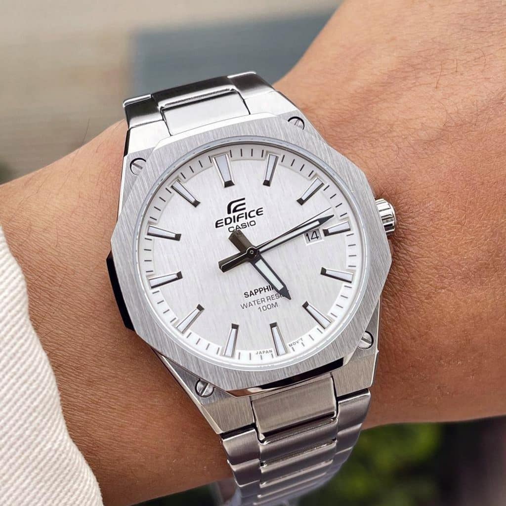 EFR-S108D-7AV Edifice Reloj para Hombre cristal zafiro - Image 2