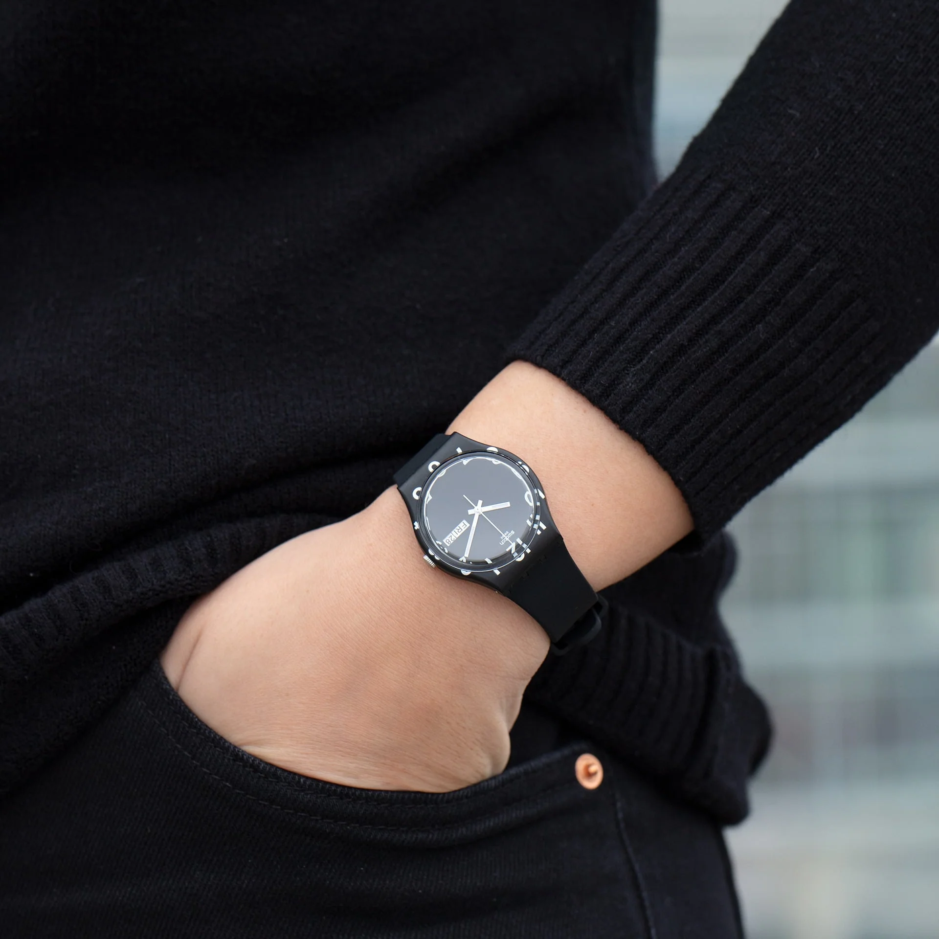 GB757 Reloj Swatch Over Black de hombre banda de resina 34 mm - Image 4