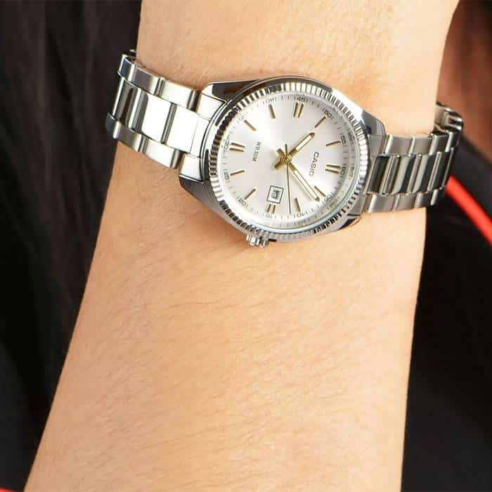 LTP-1302D-7A2V Reloj Casio para Mujer - Image 2