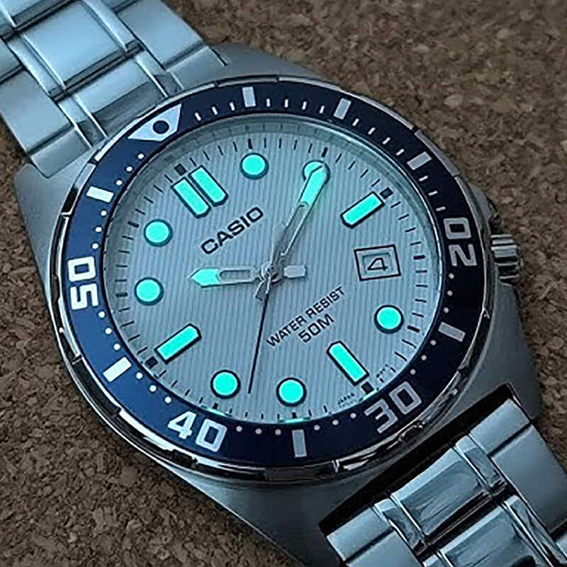 MTD-135D-7AV Reloj para caballero correa de acero - Image 3