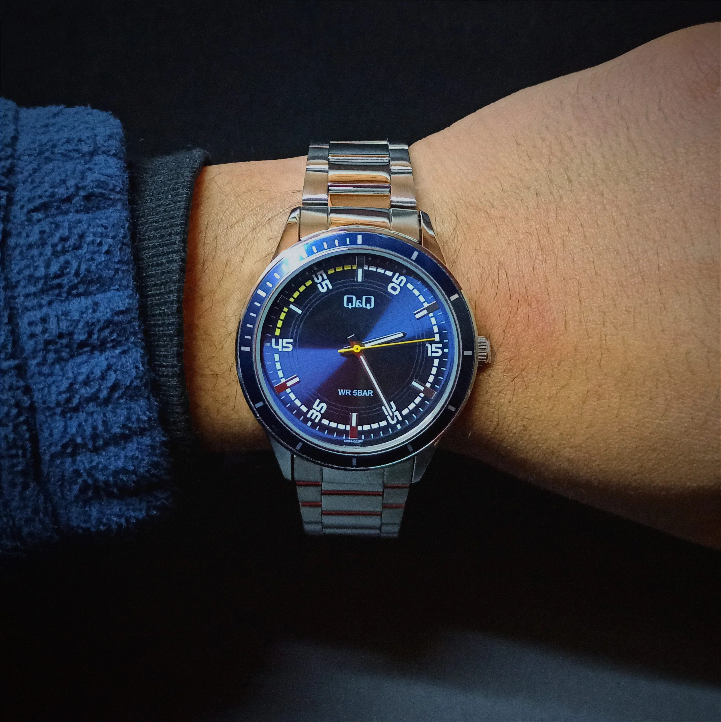 Q09A-002PY Reloj QQ para Hombre - Image 3