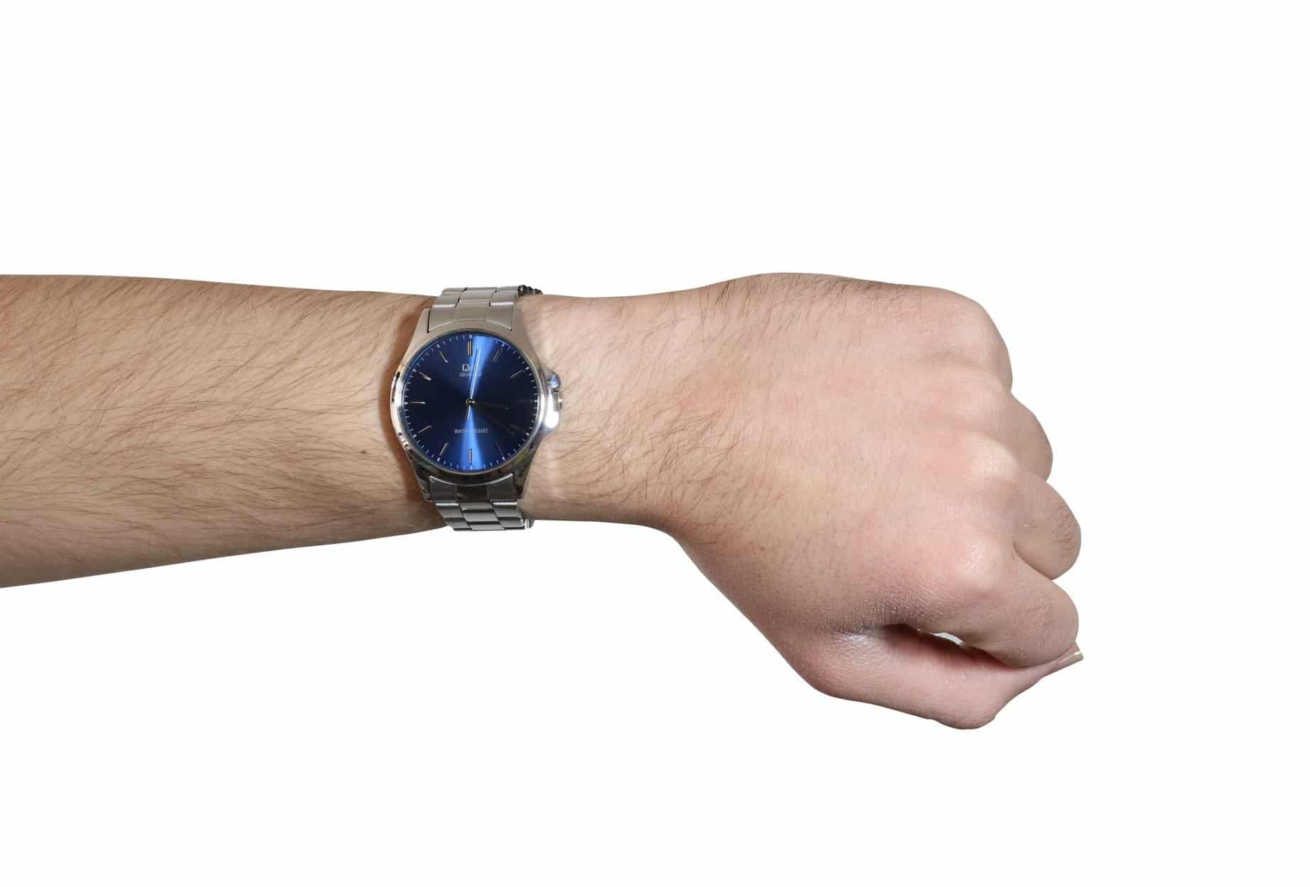 QA06J202Y Reloj QQ para Hombre - Image 3