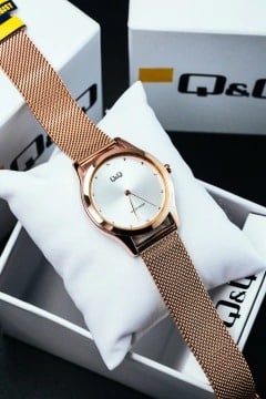QZ51J011Y Reloj QQ para Mujer - Image 3