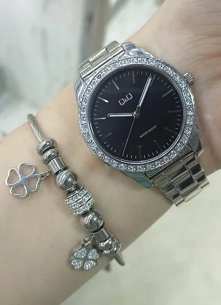 QZ59J212Y Reloj QQ para Mujer - Image 3
