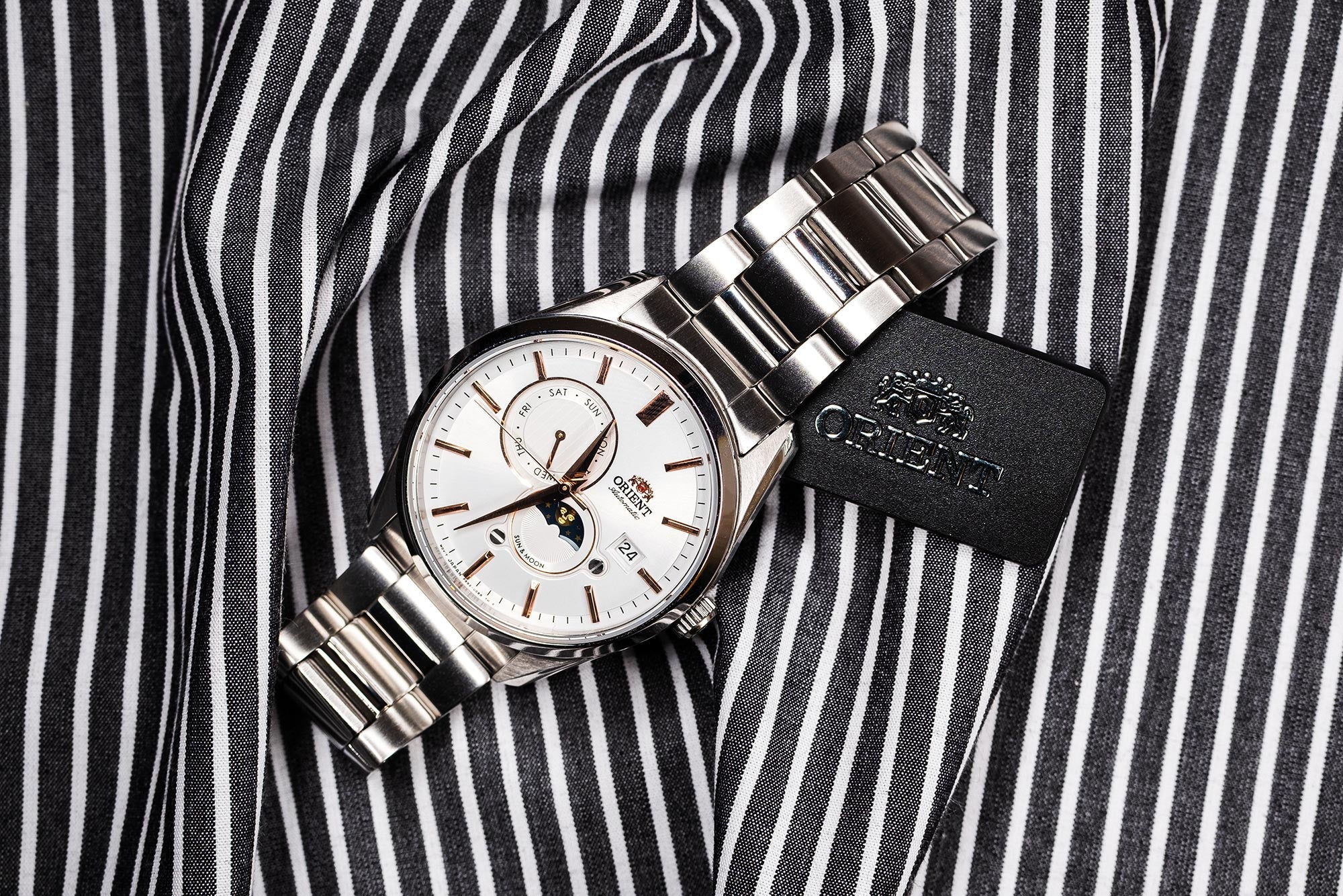 RA-AK0306S Reloj Orient Sun and Moon de caballero pulsera de metal - Image 3