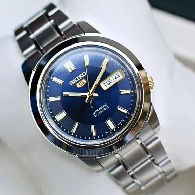 SNKK11K1 Seiko 5 Reloj para caballero con correa de metal - Image 2