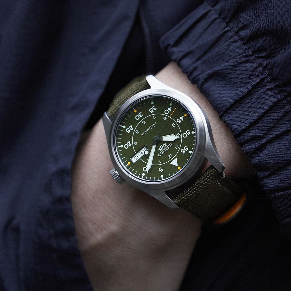 SRPH29K1 Reloj Seiko Serie 5 Análogo para Hombre con Correa de Tela - Image 2