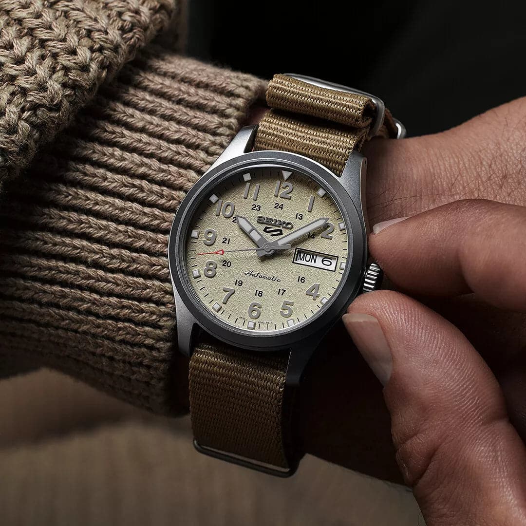 SRPJ83K1 Reloj Seiko Serie 5 Análogo para Caballero con Correa de Tela - Image 4