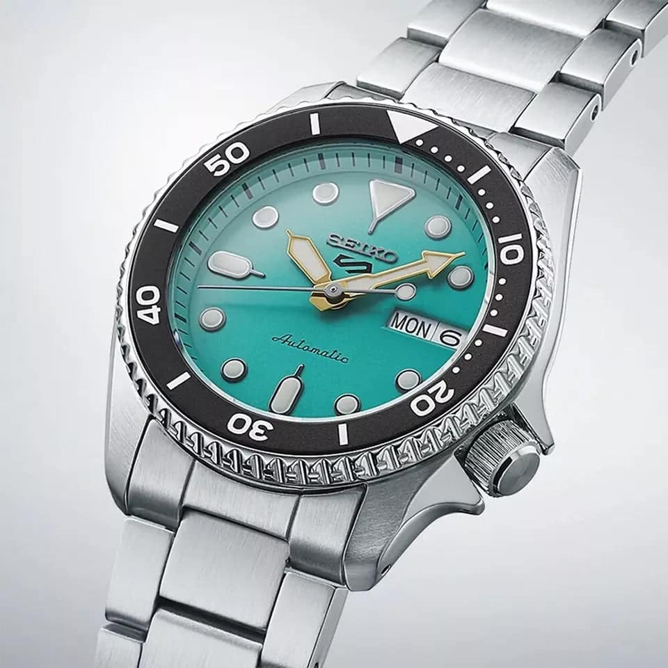 SRPK33K1 Reloj Seiko Serie 5 Análogo para Hombre con Pulsera de Metal - Image 4