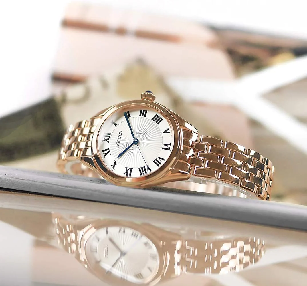SUR332P1 Reloj Seiko Classic de mujer pulsera de metal - Image 3