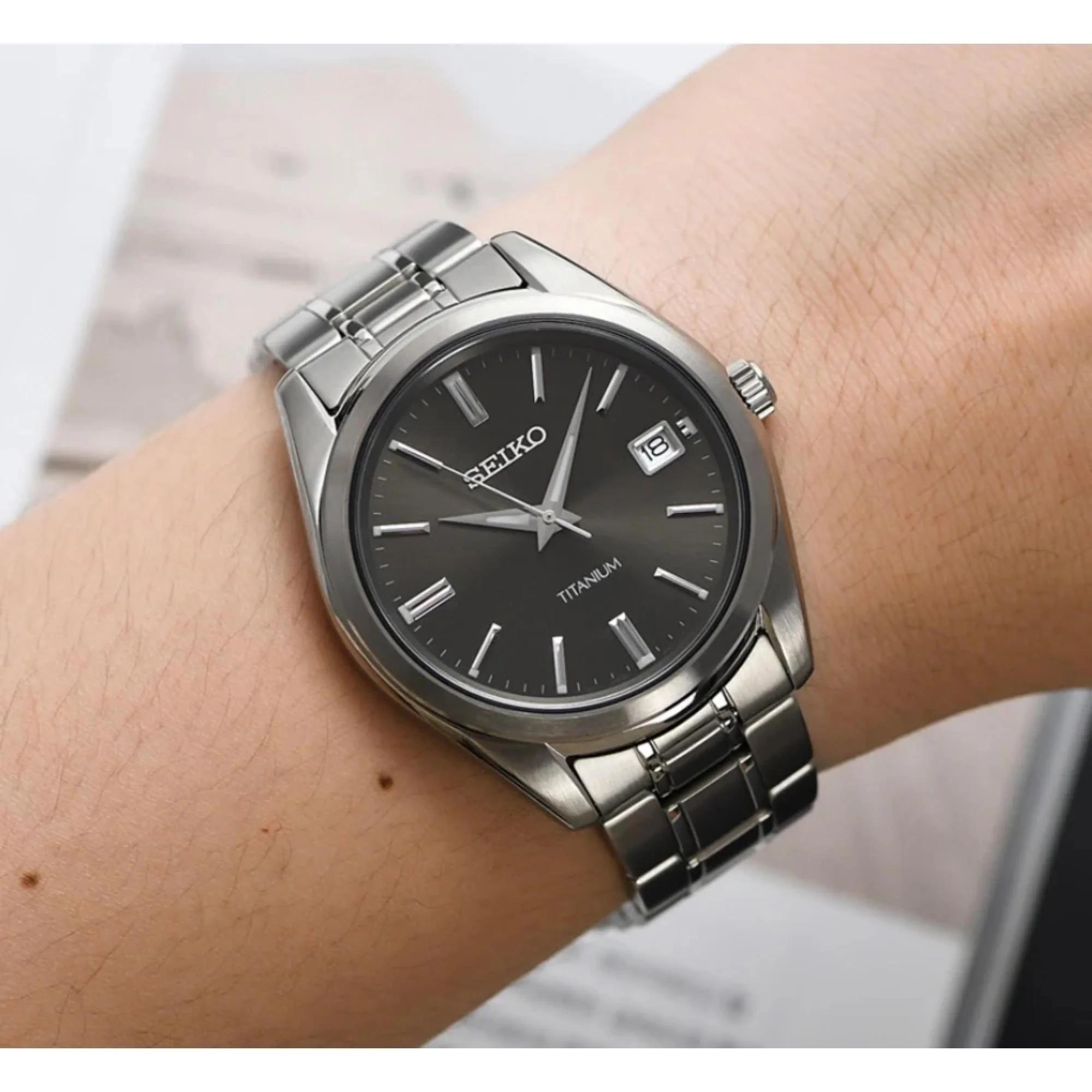 SUR375P1 Reloj Seiko Titanium de hombre correa de metal - Image 3