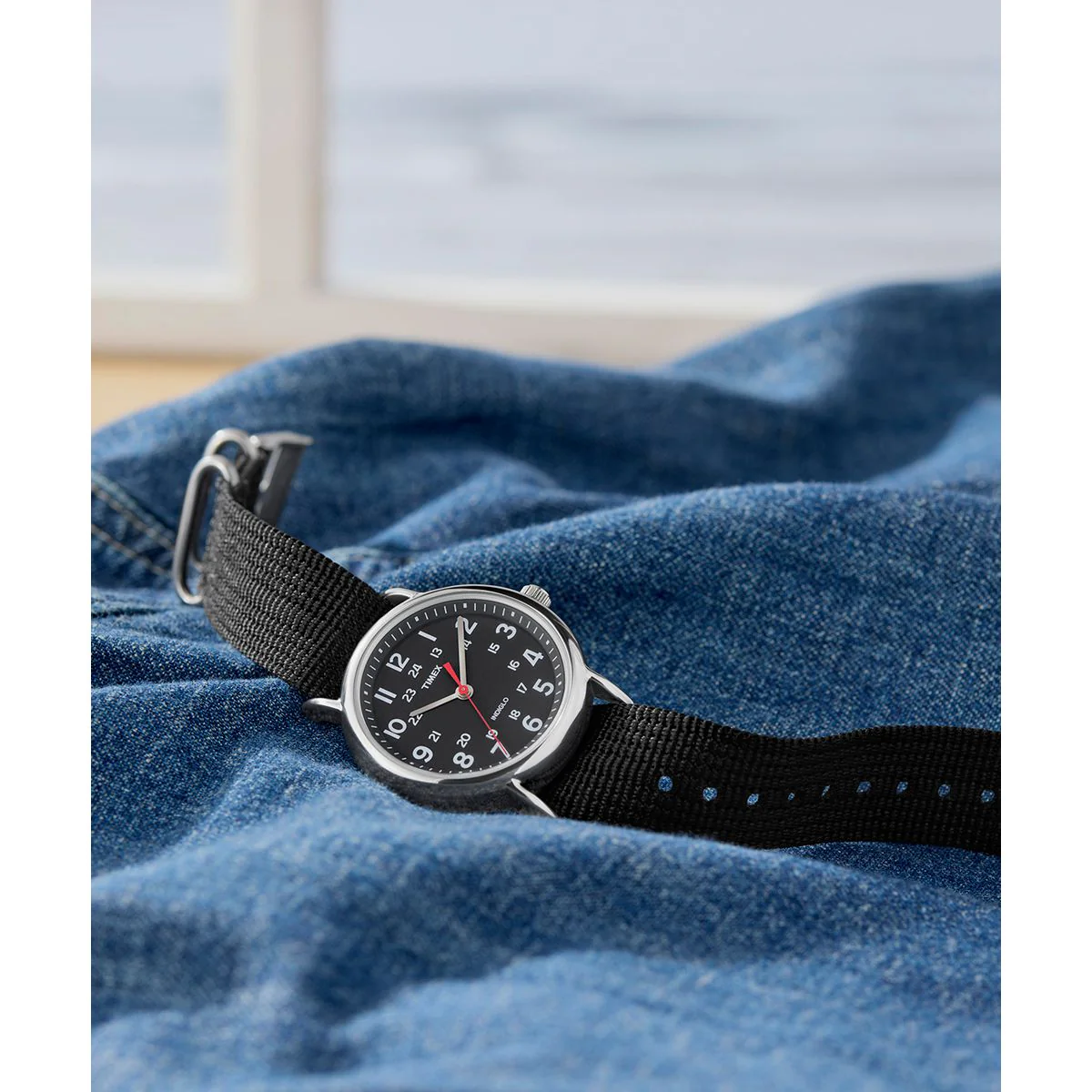 T2N647 Reloj Timex Weekender unisex pulsera de tela 38 mm - Image 4