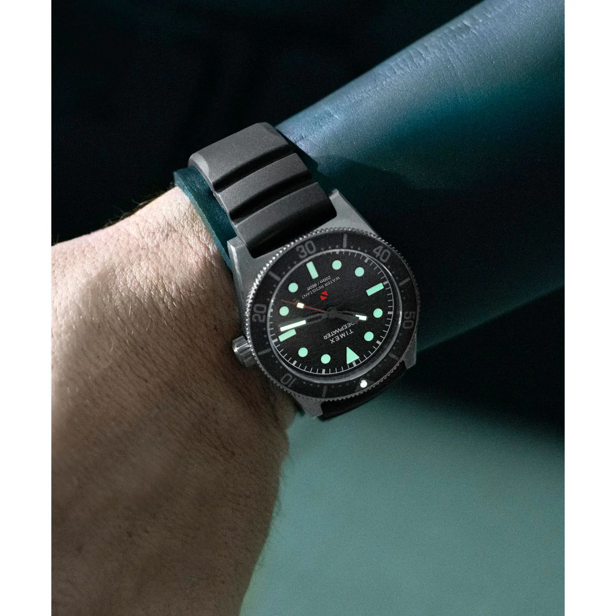 TW2W74700 Reloj Timex Deepwater de hombre correa de resina - Image 12