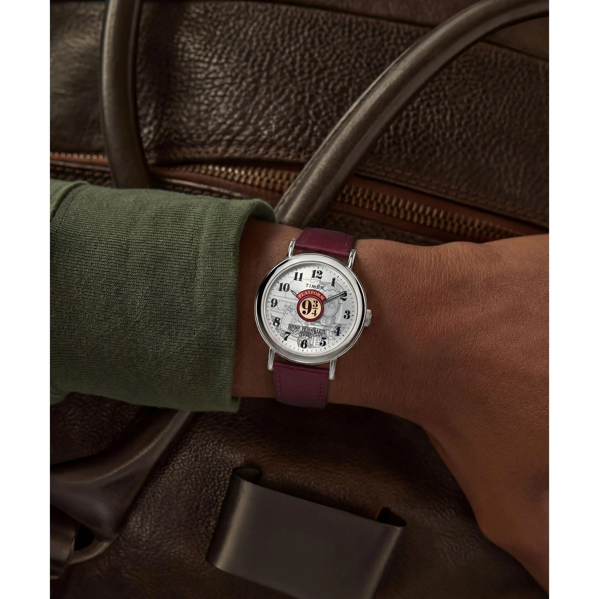 TW2Y76200 Reloj Timex X Harry Potter Weekender Platform 9¾ unisex correa de cuero - Image 2