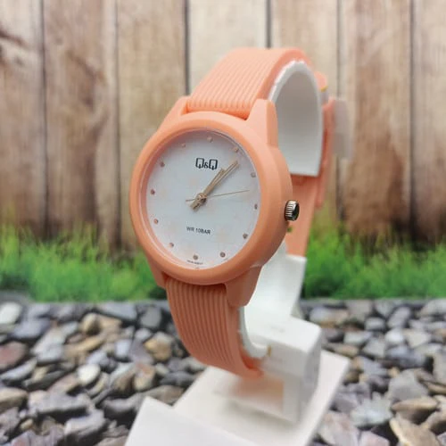 V01A-002VY Reloj QQ para Mujer - Image 2